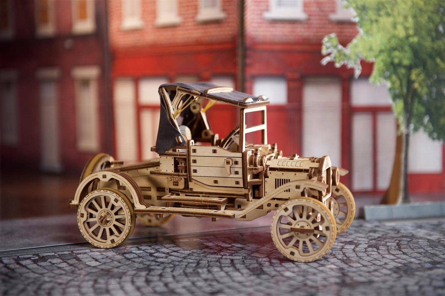 UGears Retro Car UGR-T -Wooden 3D Puzzles - DIY